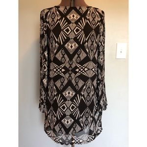 FIRE LOS ANGELES • BLACK & WHITE BELL SLEEVE DRESS